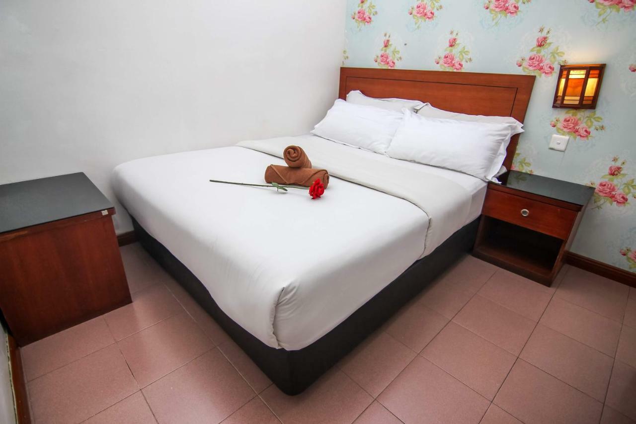 Rose Cottage Hotel Taman Daya Johor Bahru Exterior foto